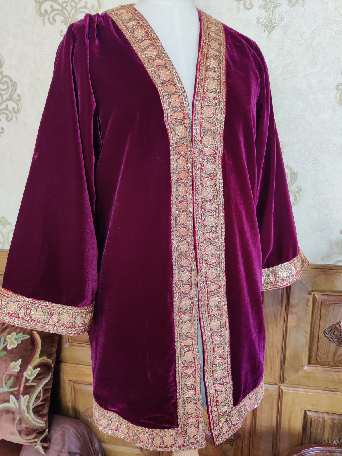 Kashmiri Robe With tilla Embroidery , Luxurious Velvet Kimono Robe With Tilla Work