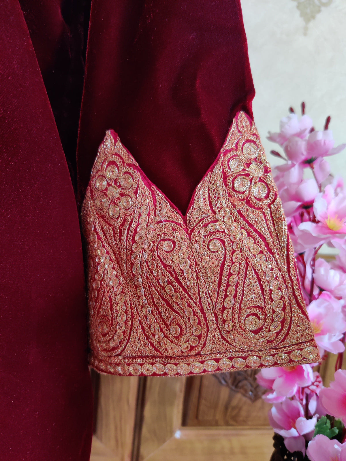 Kashmiri Robe With tilla Embroidery , Luxurious Velvet Kimono Robe With Tilla Work
